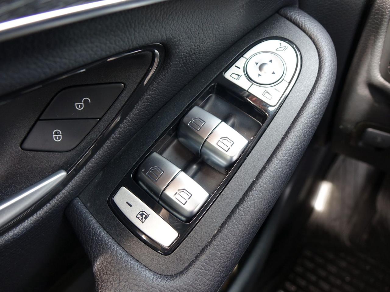 2021 Mercedes-Benz GLC-Class GLC300 4MATIC - Photo #20