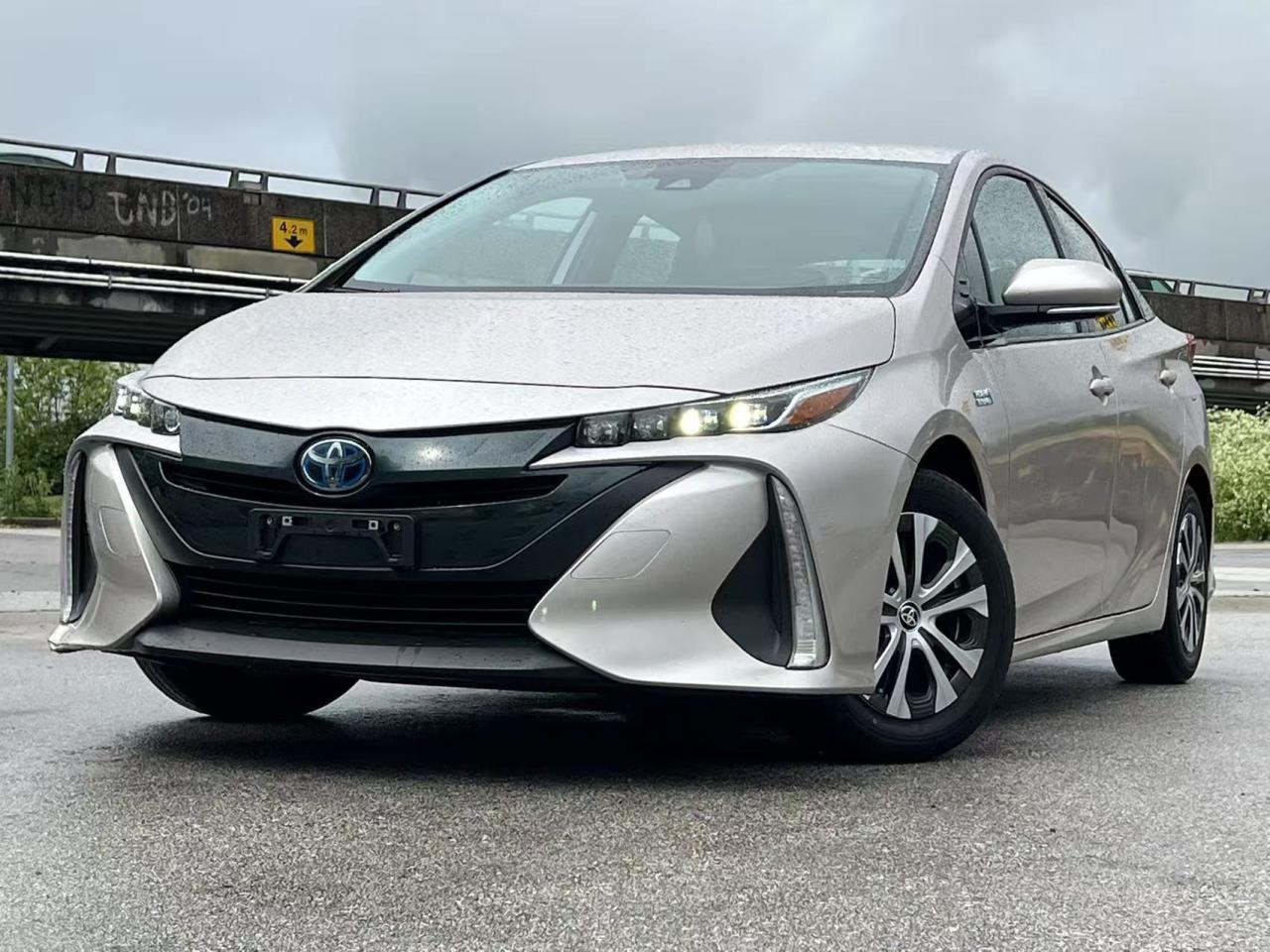 Used 2020 Toyota Prius Prime Auto UPGRADE/ NO ACCIDENT/ LEATHER SEATS for sale in Richmond, BC