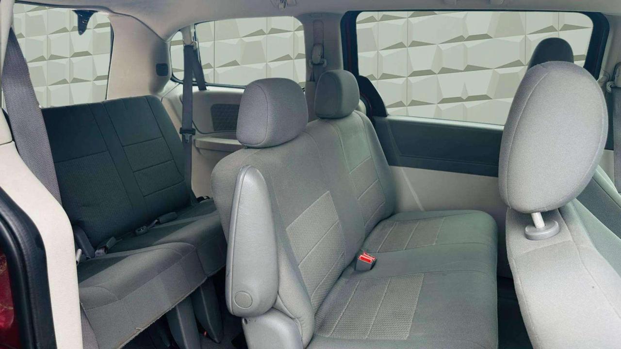 2008 Dodge Grand Caravan SE - Photo #11