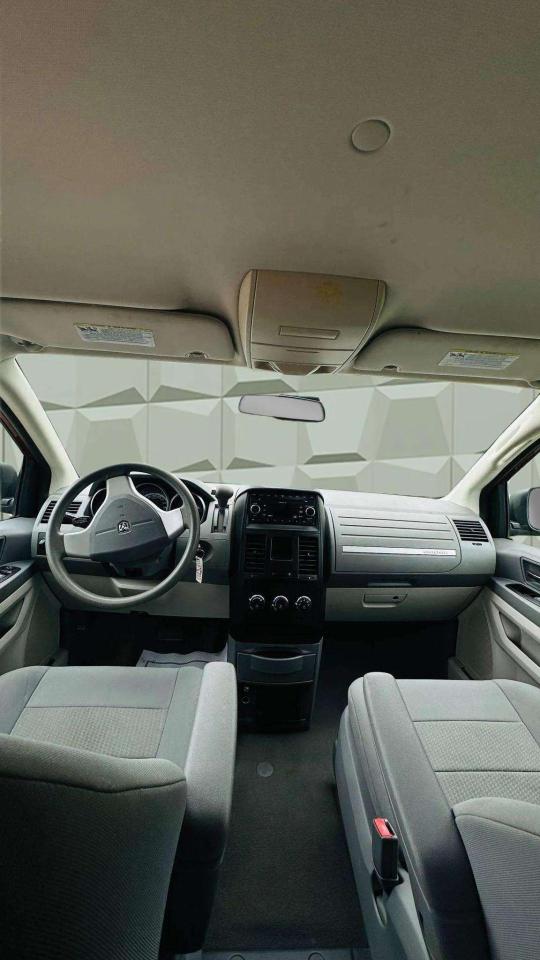 2008 Dodge Grand Caravan SE - Photo #14