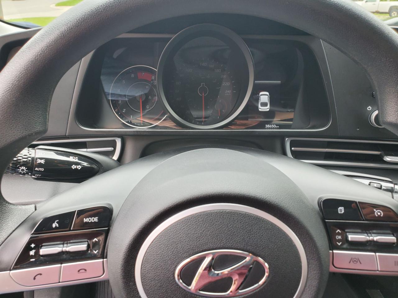 2021 Hyundai Elantra Essential **LOW KMS**38,000kms**WARRANTY - Photo #11