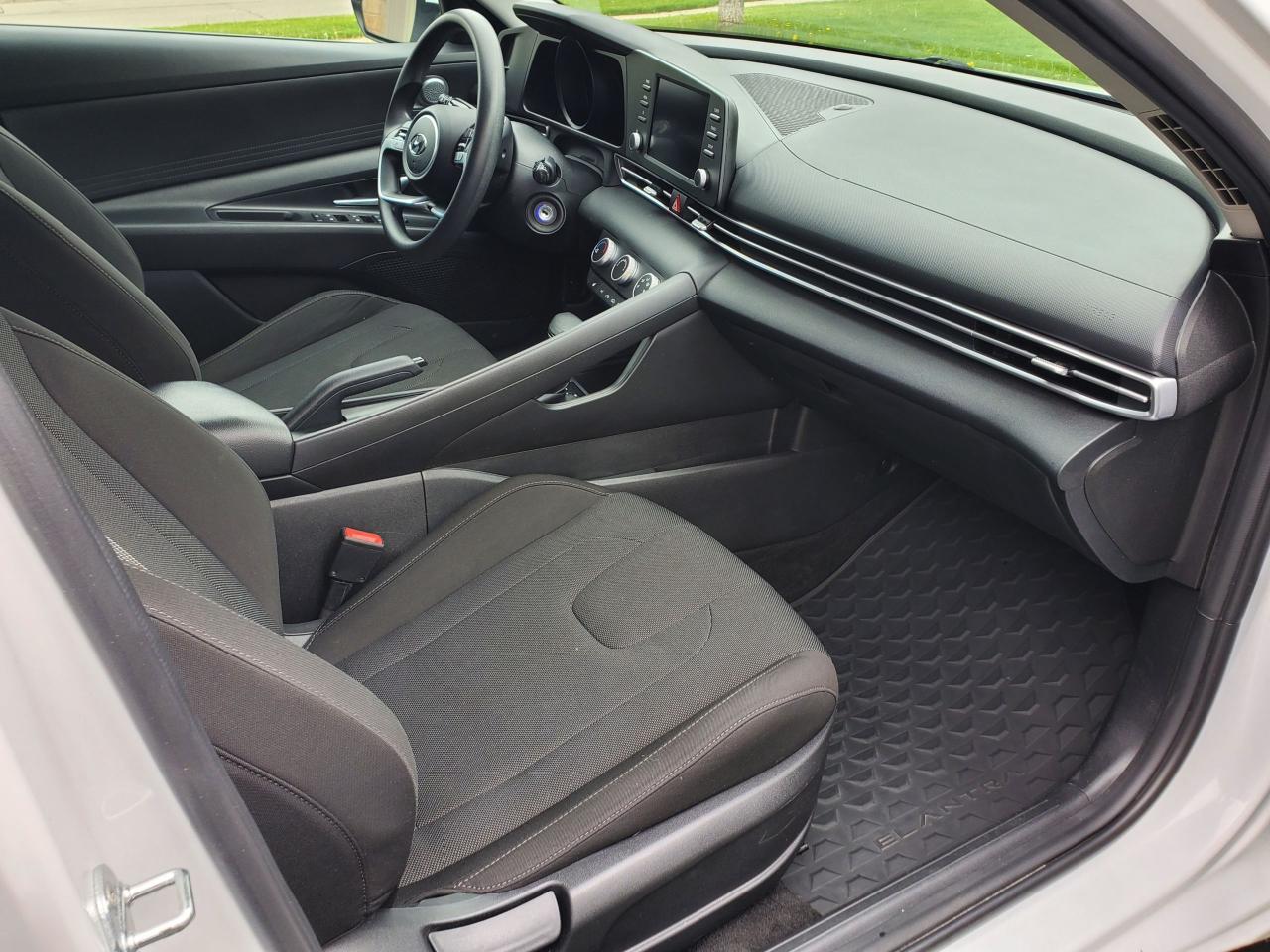 2021 Hyundai Elantra Essential **LOW KMS**38,000kms**WARRANTY - Photo #17