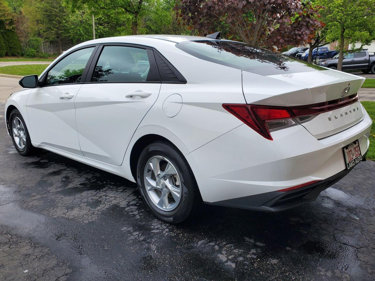 2021 Hyundai Elantra Essential **LOW KMS**38,000kms**WARRANTY - Photo #2