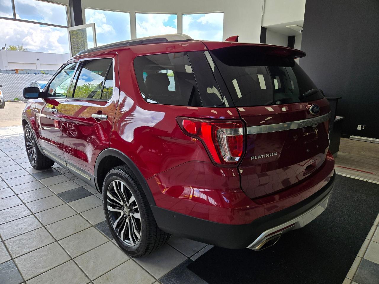 2016 Ford Explorer Platinum | FULLY LOADED | ALL CREDIT ACCEPTED!! - Photo #5