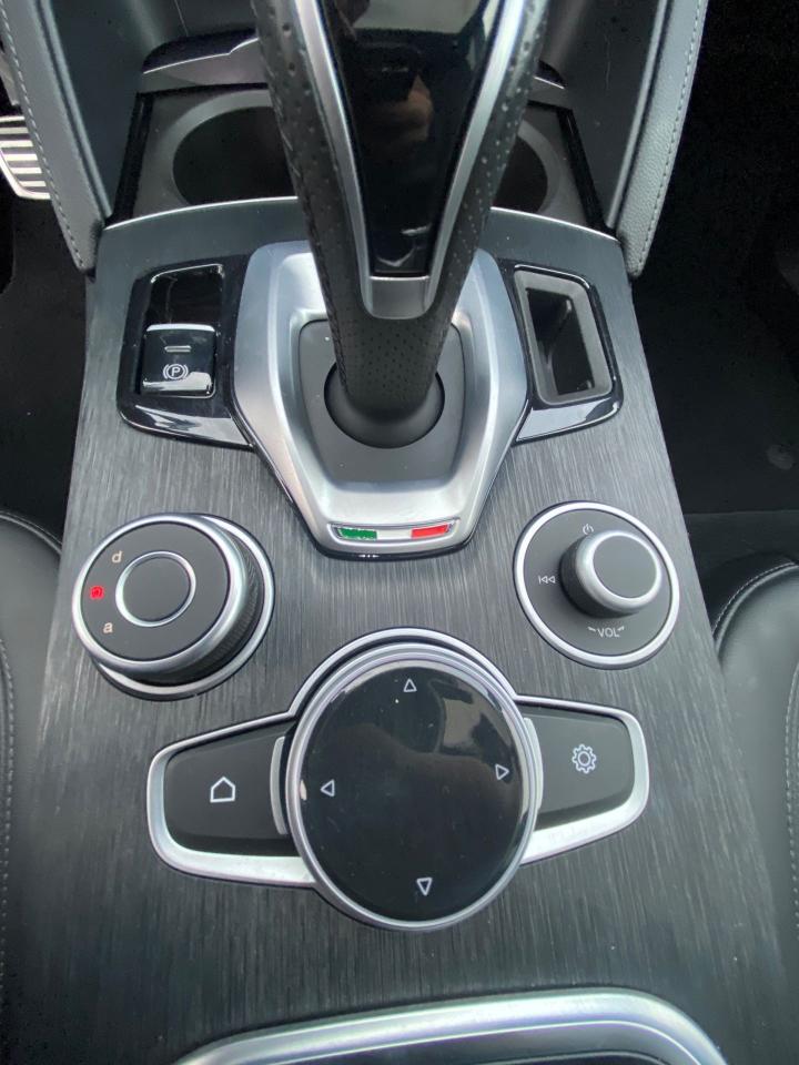 2023 Alfa Romeo Stelvio SPRINT - Photo #19
