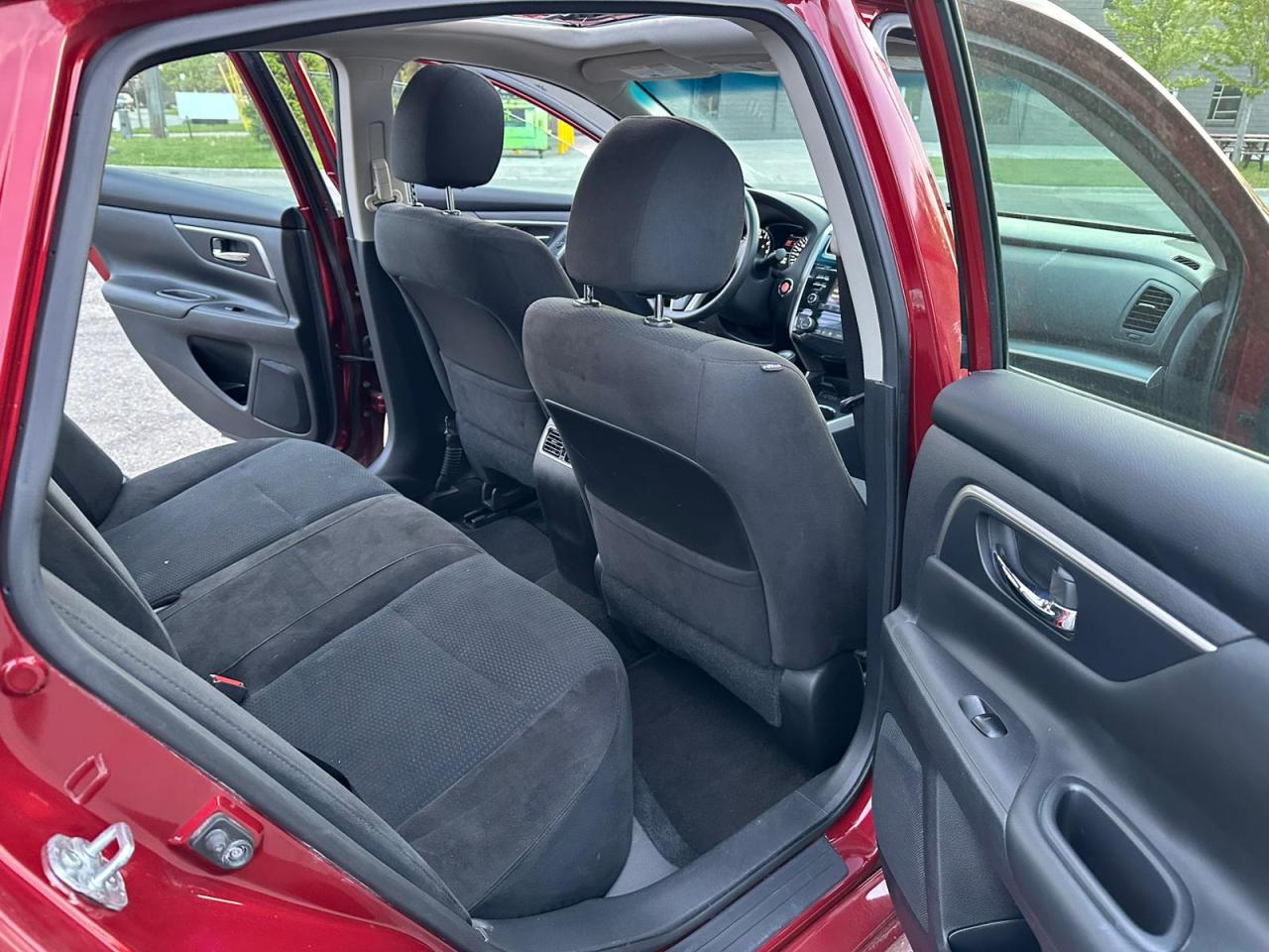 2015 Nissan Altima FULLY CERTIFIED // 1Y WARRANTY INCLUDED - Photo #23