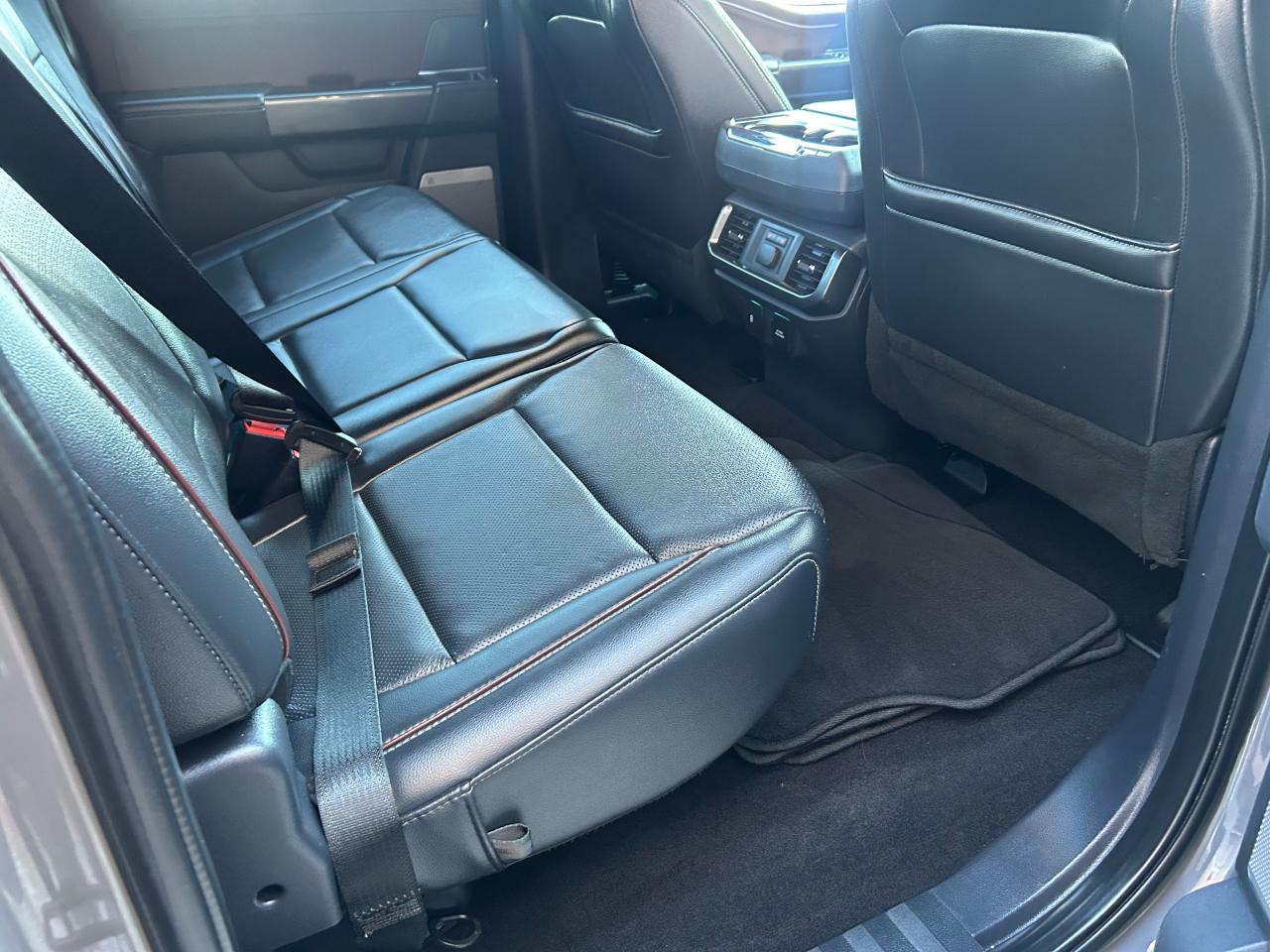 2021 Ford F-150 Lariat - Photo #9