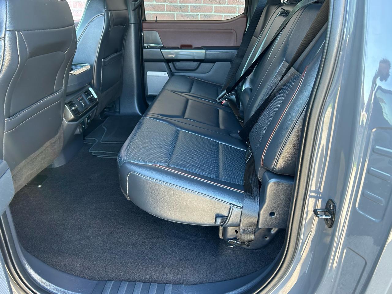 2021 Ford F-150 Lariat - Photo #8