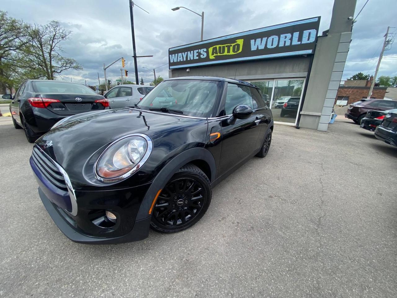 Used 2016 MINI Hardtop HB for sale in Hamilton, ON