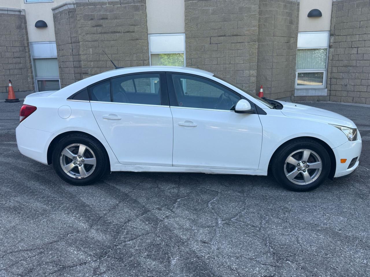 2014 Chevrolet Cruze 4dr Sdn 2lt - Photo #4