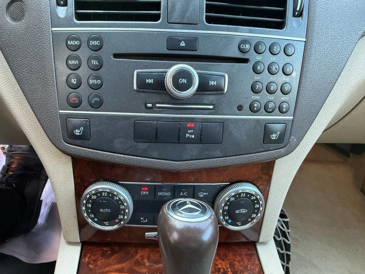 2011 Mercedes-Benz C-Class 4dr Sdn C 350 4MATIC - Photo #16