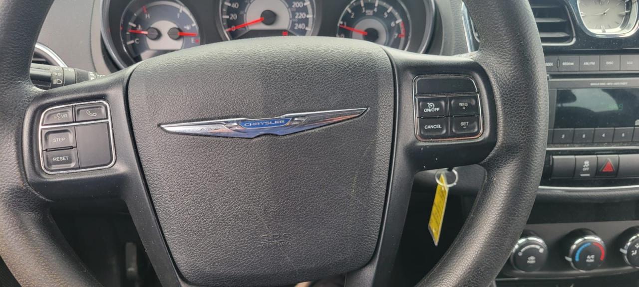 2014 Chrysler 200 LX - Photo #10