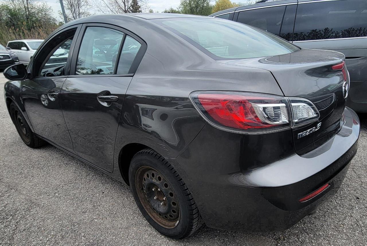 2013 Mazda MAZDA3 GX - Photo #2