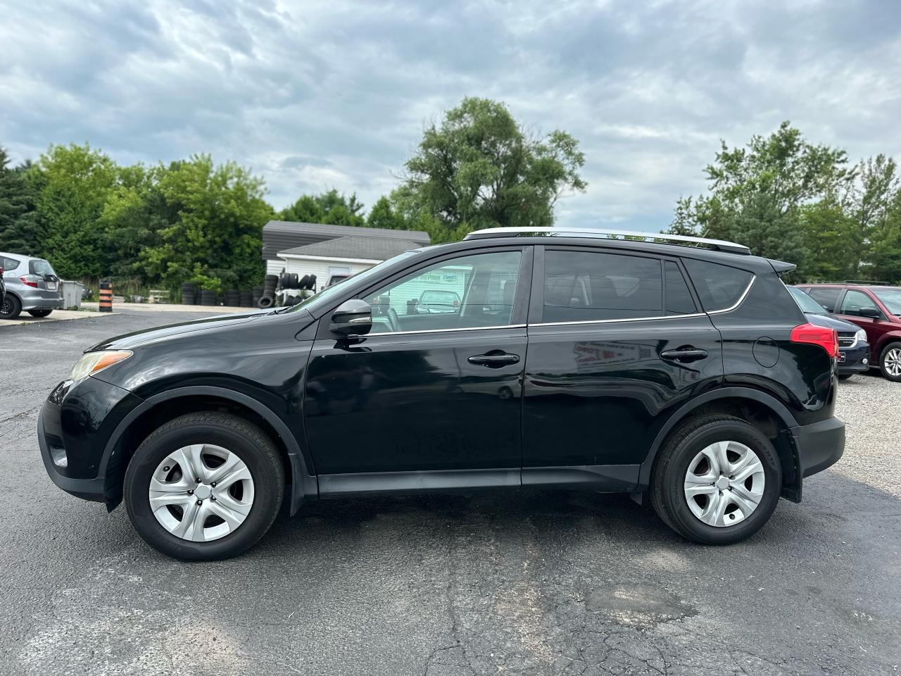 2014 Toyota RAV4 AWD LE Photo6