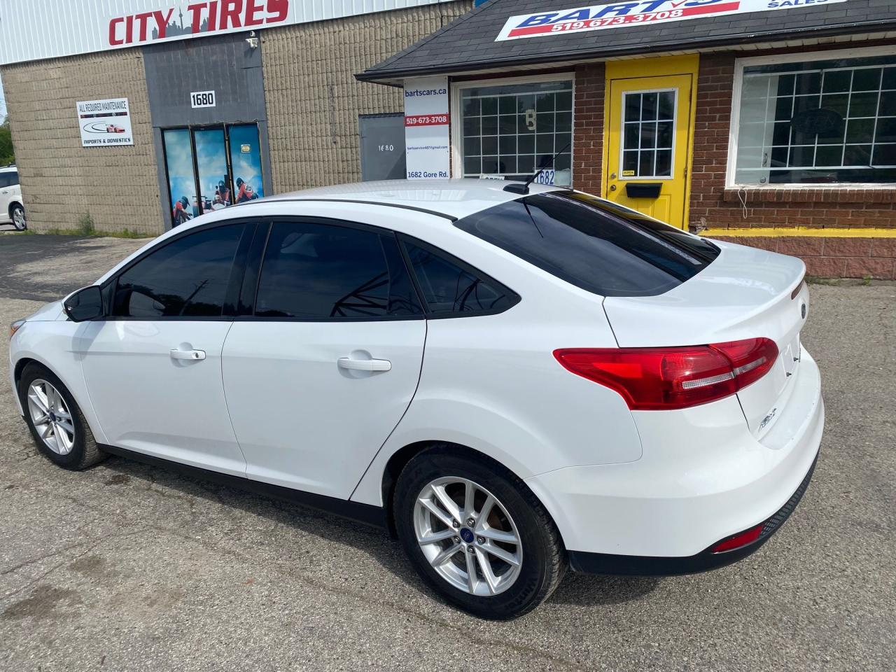 2016 Ford Focus SE - Photo #3