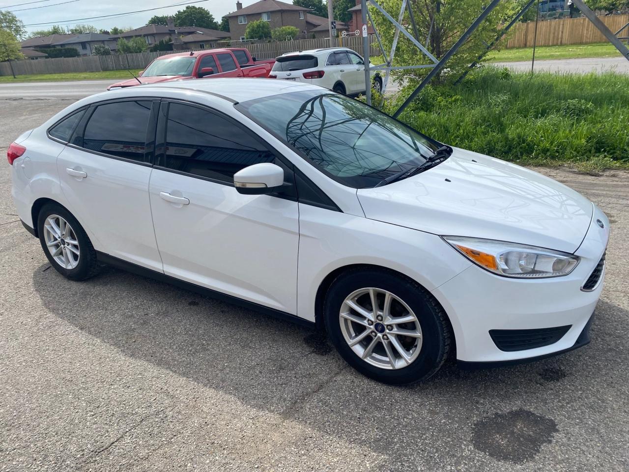 2016 Ford Focus SE - Photo #6