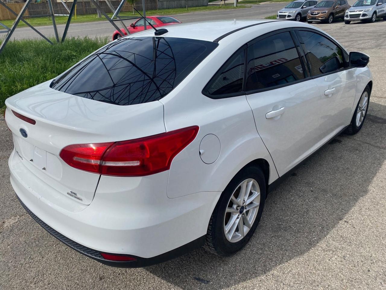 2016 Ford Focus SE - Photo #8