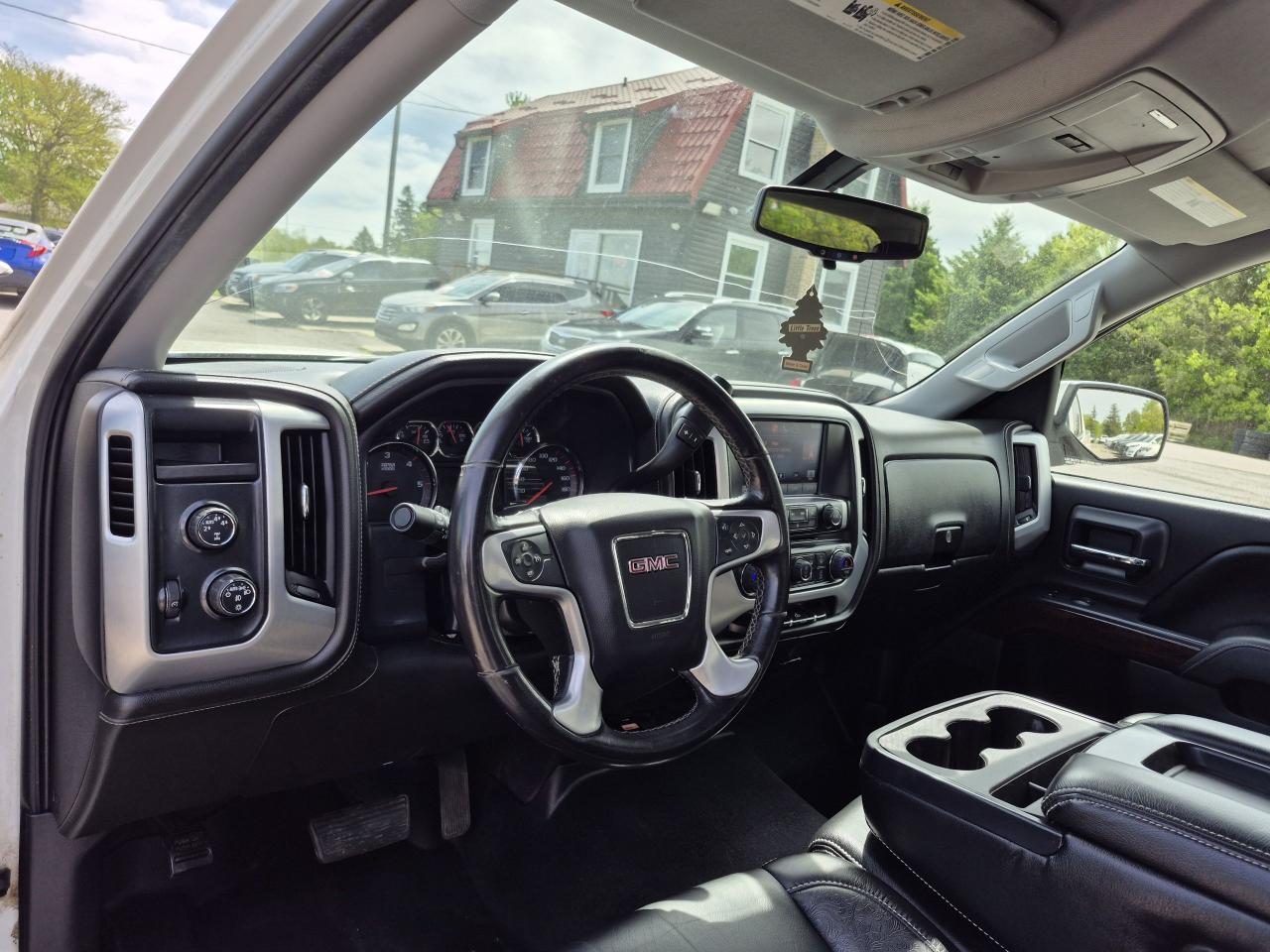 2015 GMC Sierra 1500 4WD Crew Cab SLE - LEATHER Photo11