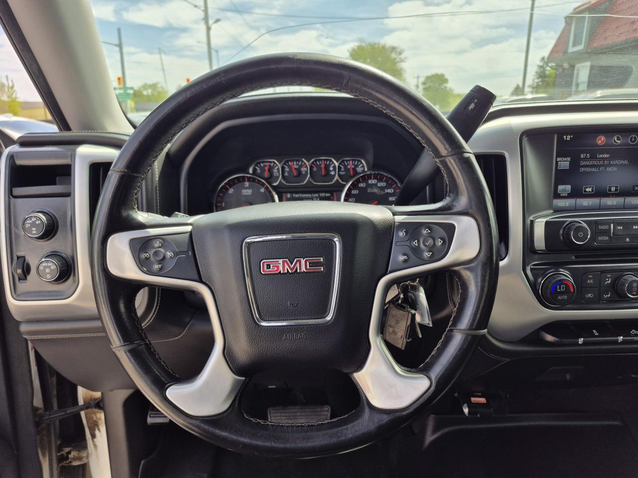 2015 GMC Sierra 1500 4WD Crew Cab SLE - LEATHER Photo18