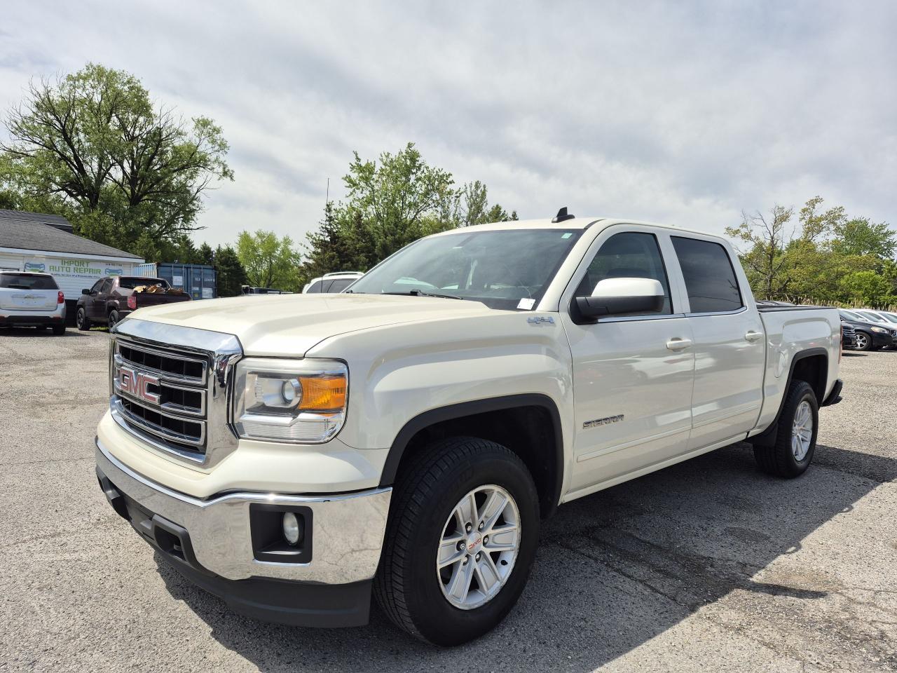 2015 GMC Sierra 1500 4WD Crew Cab SLE - LEATHER Photo8