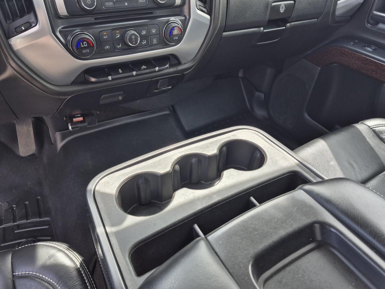 2015 GMC Sierra 1500 4WD Crew Cab SLE - LEATHER Photo17