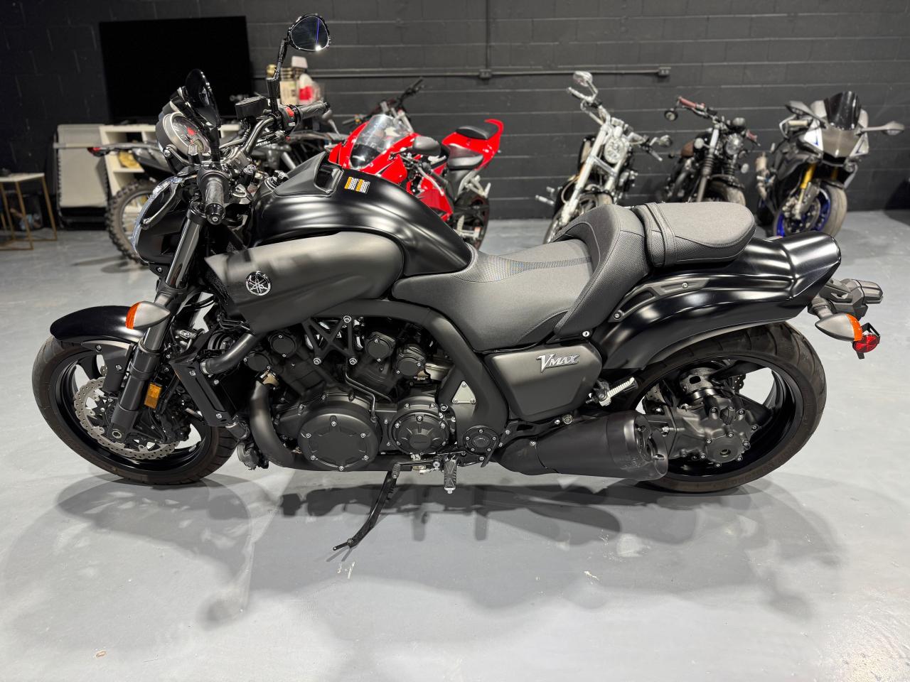 2019 Yamaha VMAX VMX1700 - Photo #6