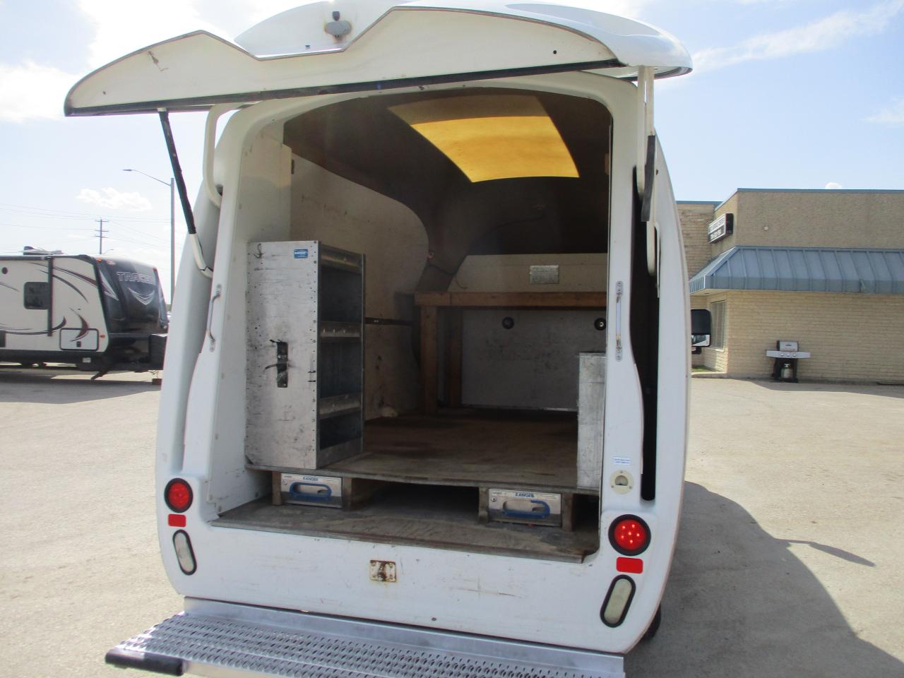 2015 Chevrolet Express 3500 CUBE - Photo #6