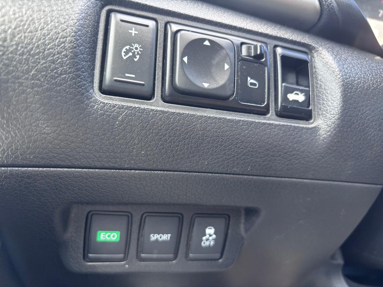 2018 Nissan Sentra LOADED LOW KMS CRASH WARNING - Photo #16
