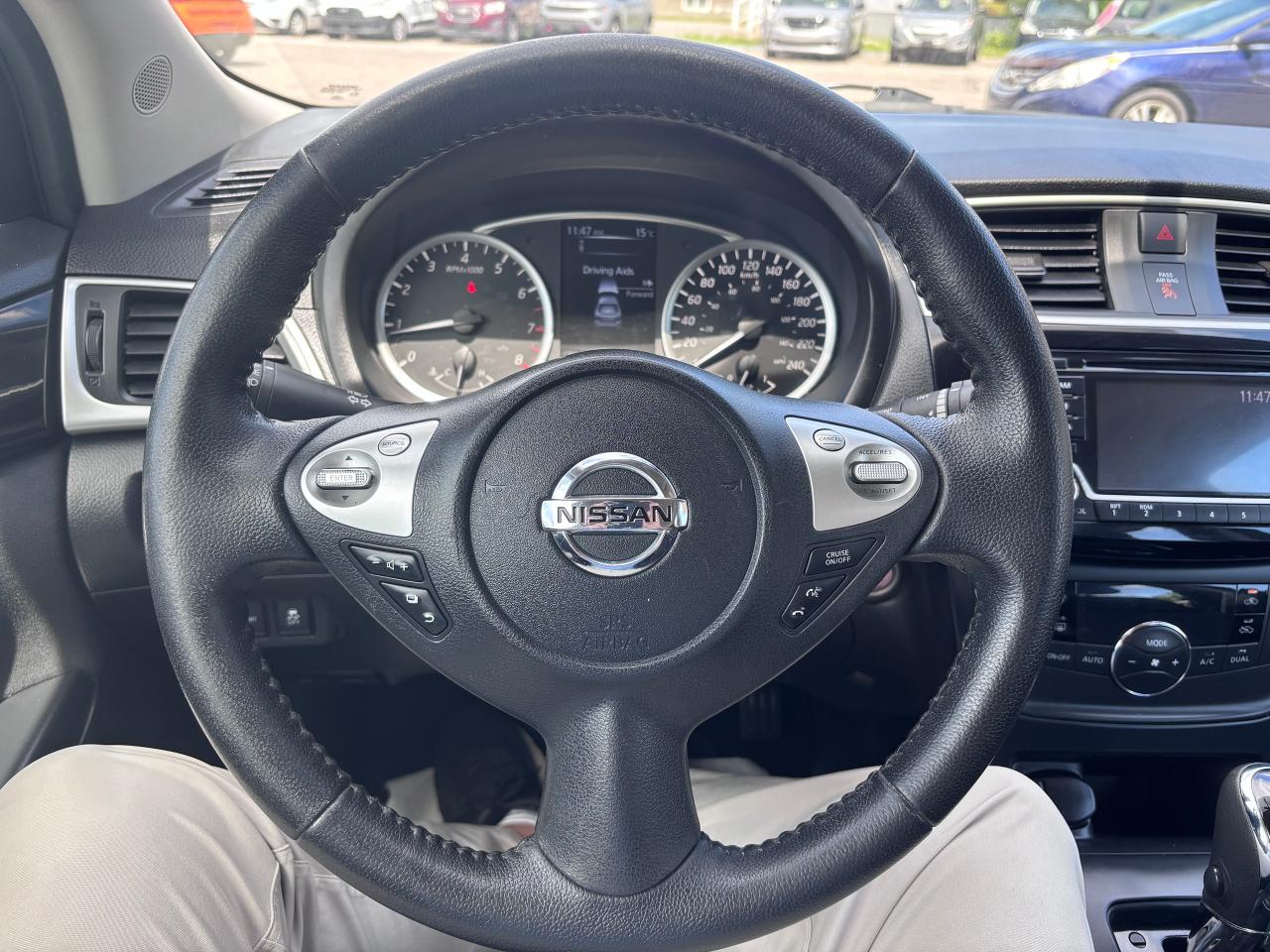 2018 Nissan Sentra LOADED LOW KMS CRASH WARNING - Photo #14