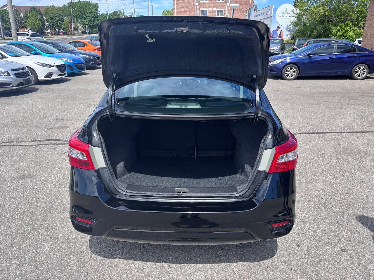 2018 Nissan Sentra LOADED LOW KMS CRASH WARNING - Photo #9