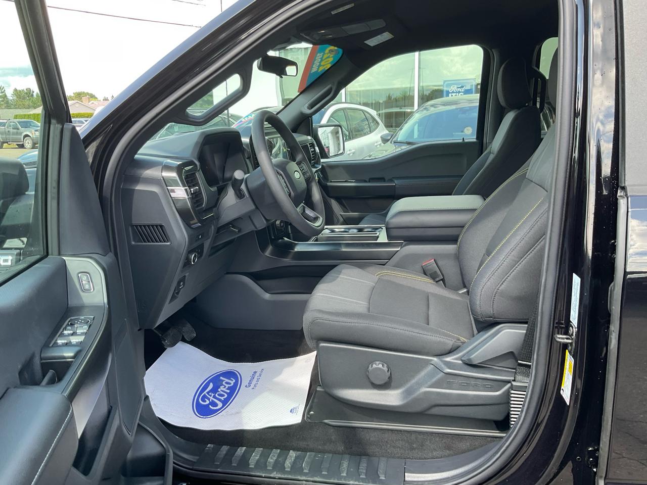 2025 Ford F-150 STX Photo5