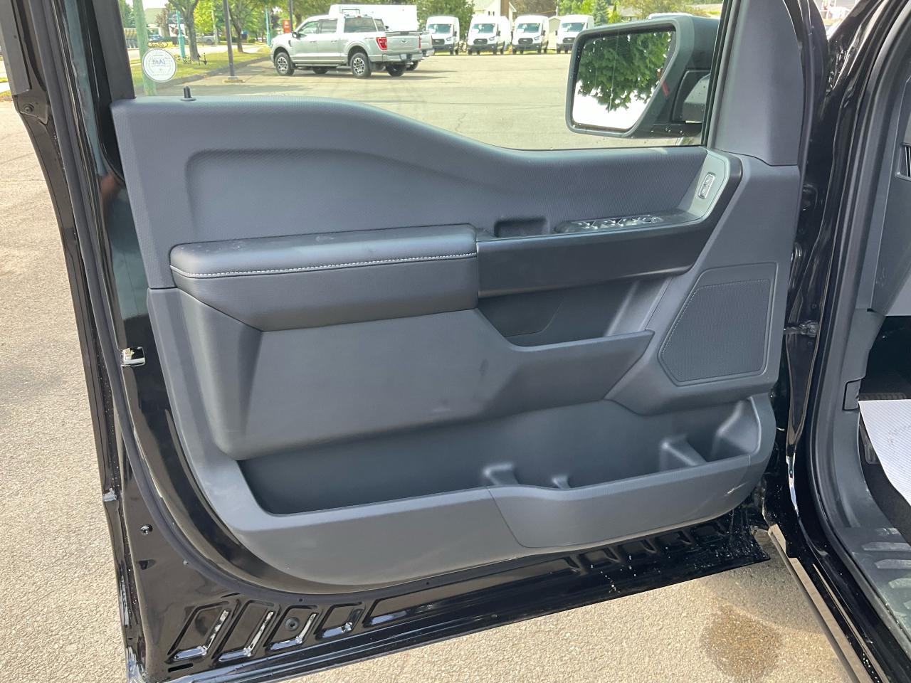 2025 Ford F-150 STX Photo5