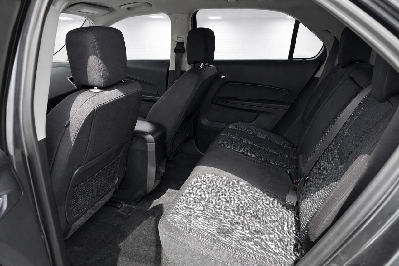 2017 Chevrolet Equinox AWD LS Photo