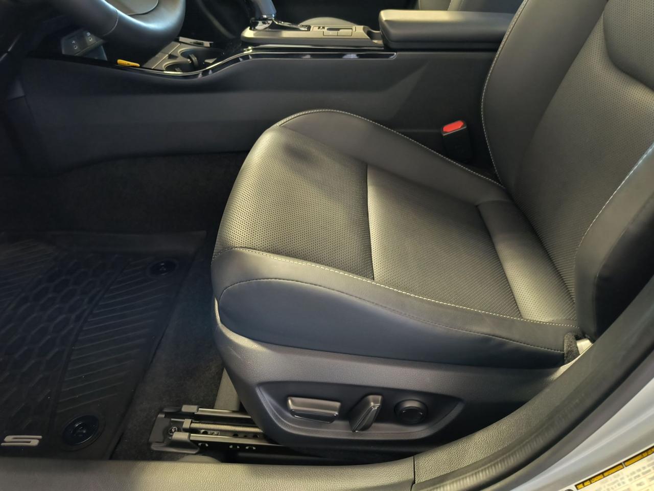 2023 Toyota Prius Limited Photo