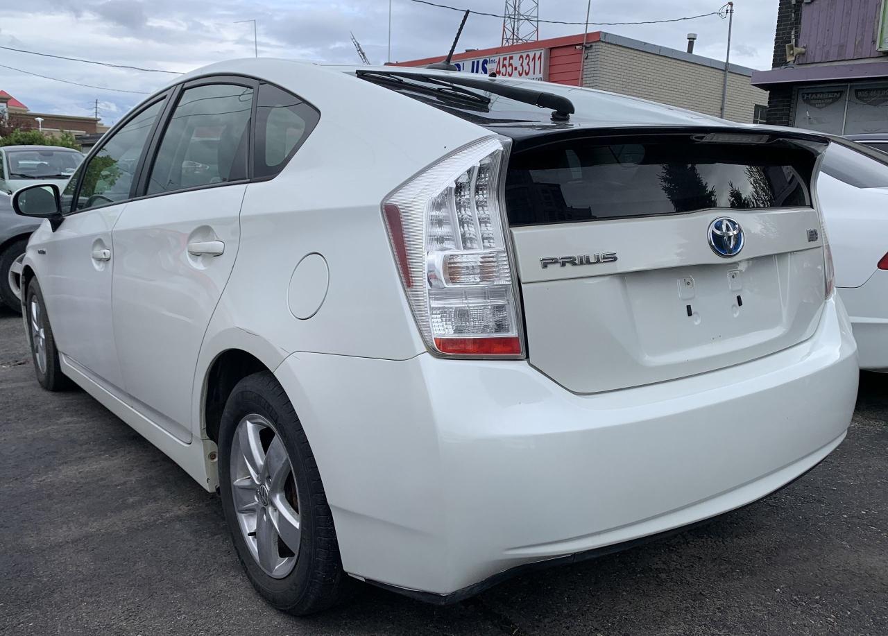 2011 Toyota Prius  Photo3