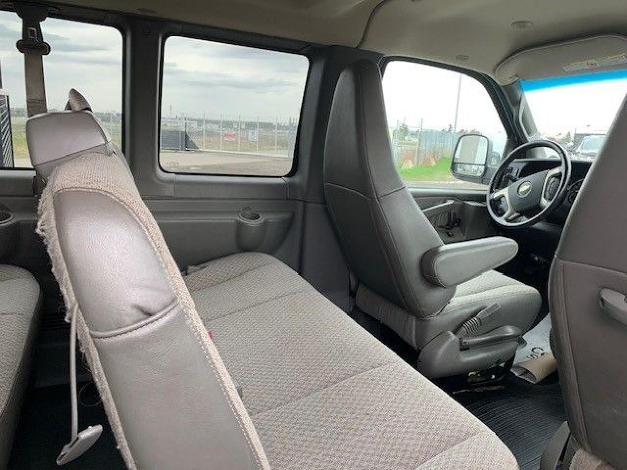 2017 Chevrolet Express LT - Photo #6
