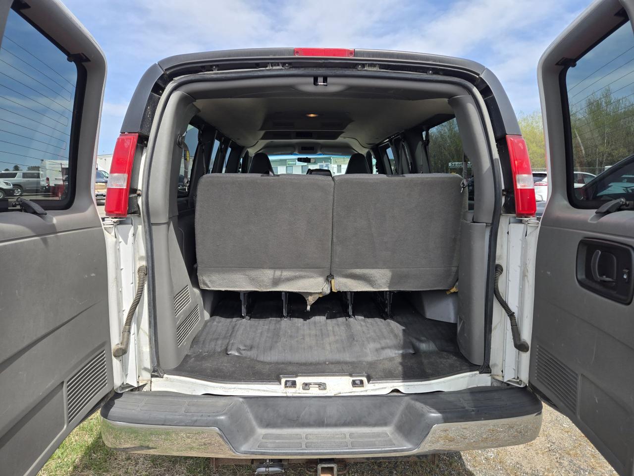 2017 Chevrolet Express LT - Photo #7