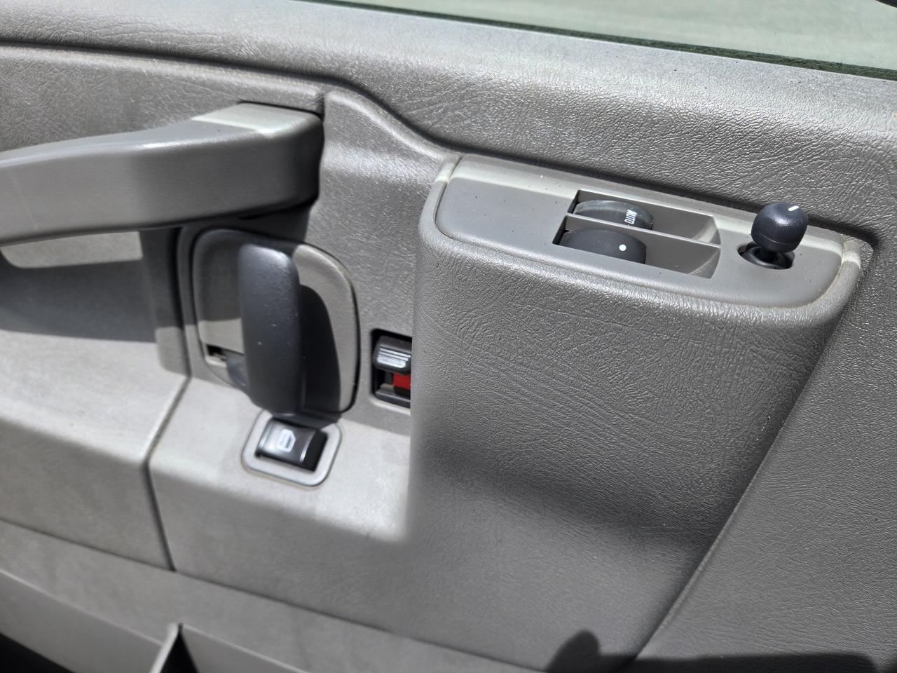 2017 Chevrolet Express LT - Photo #19