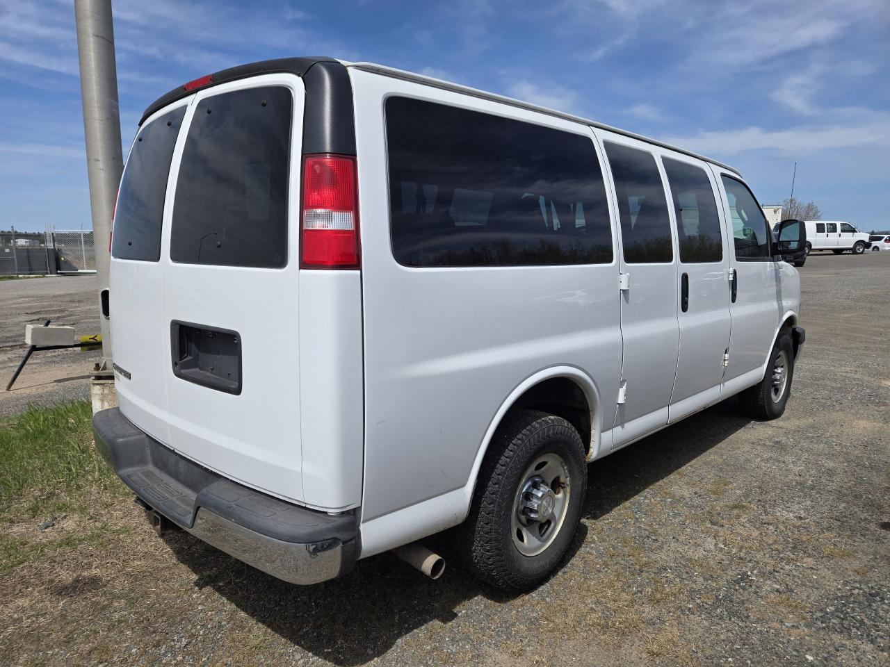 2017 Chevrolet Express LT - Photo #3