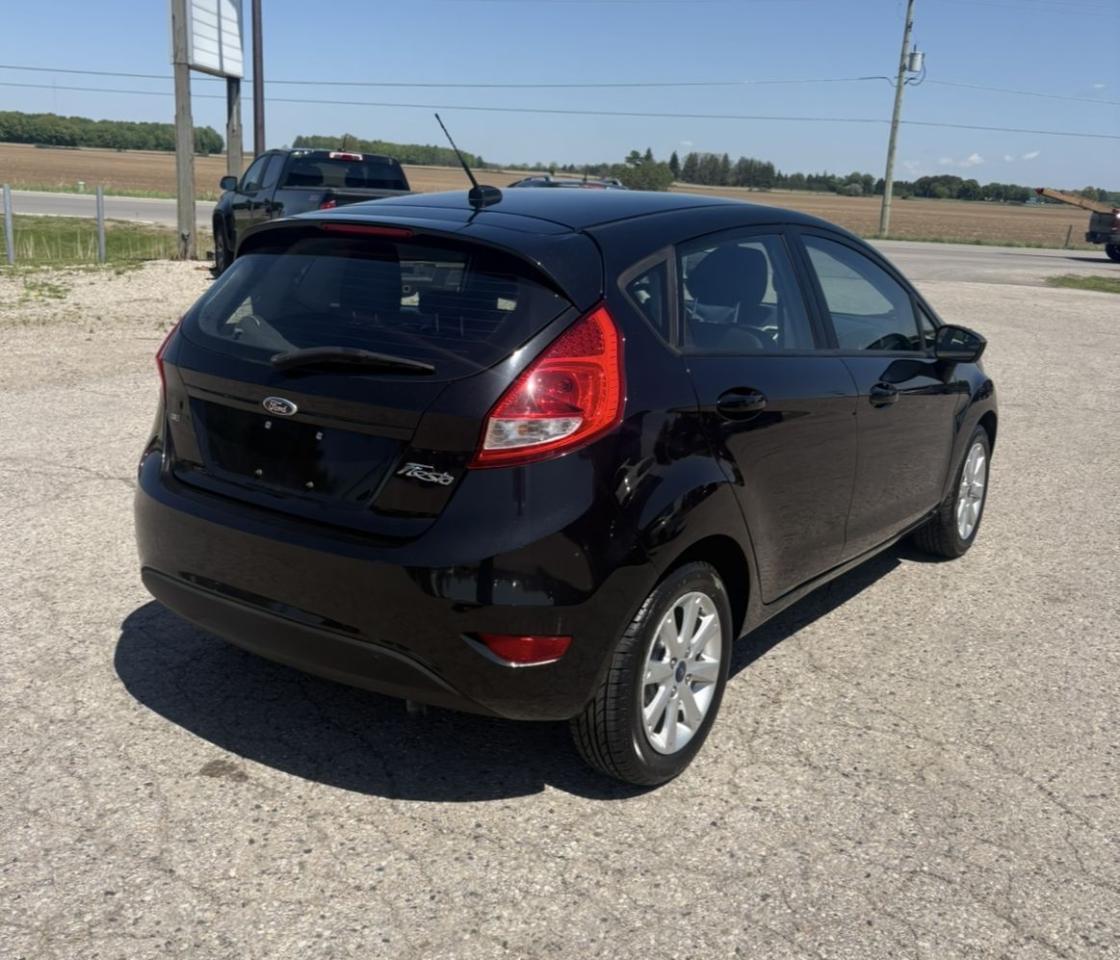 2013 Ford Fiesta SE - Photo #5