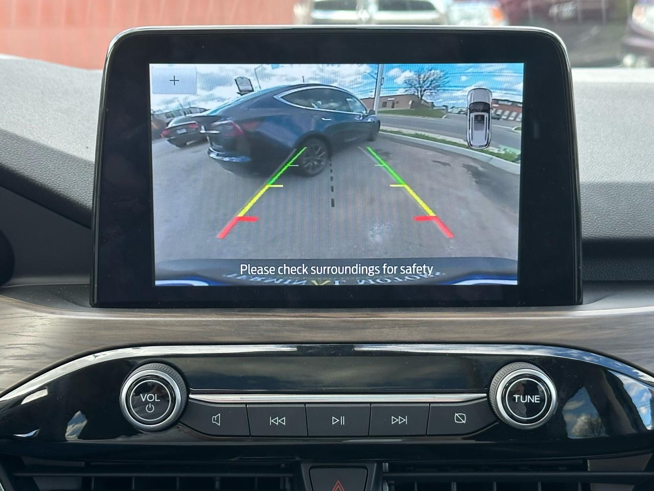 2020 Ford Escape Titanium Hybrid - Photo #15