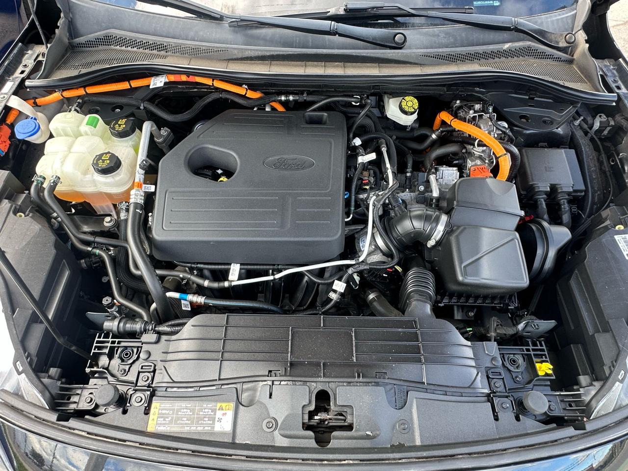 2020 Ford Escape Titanium Hybrid - Photo #23