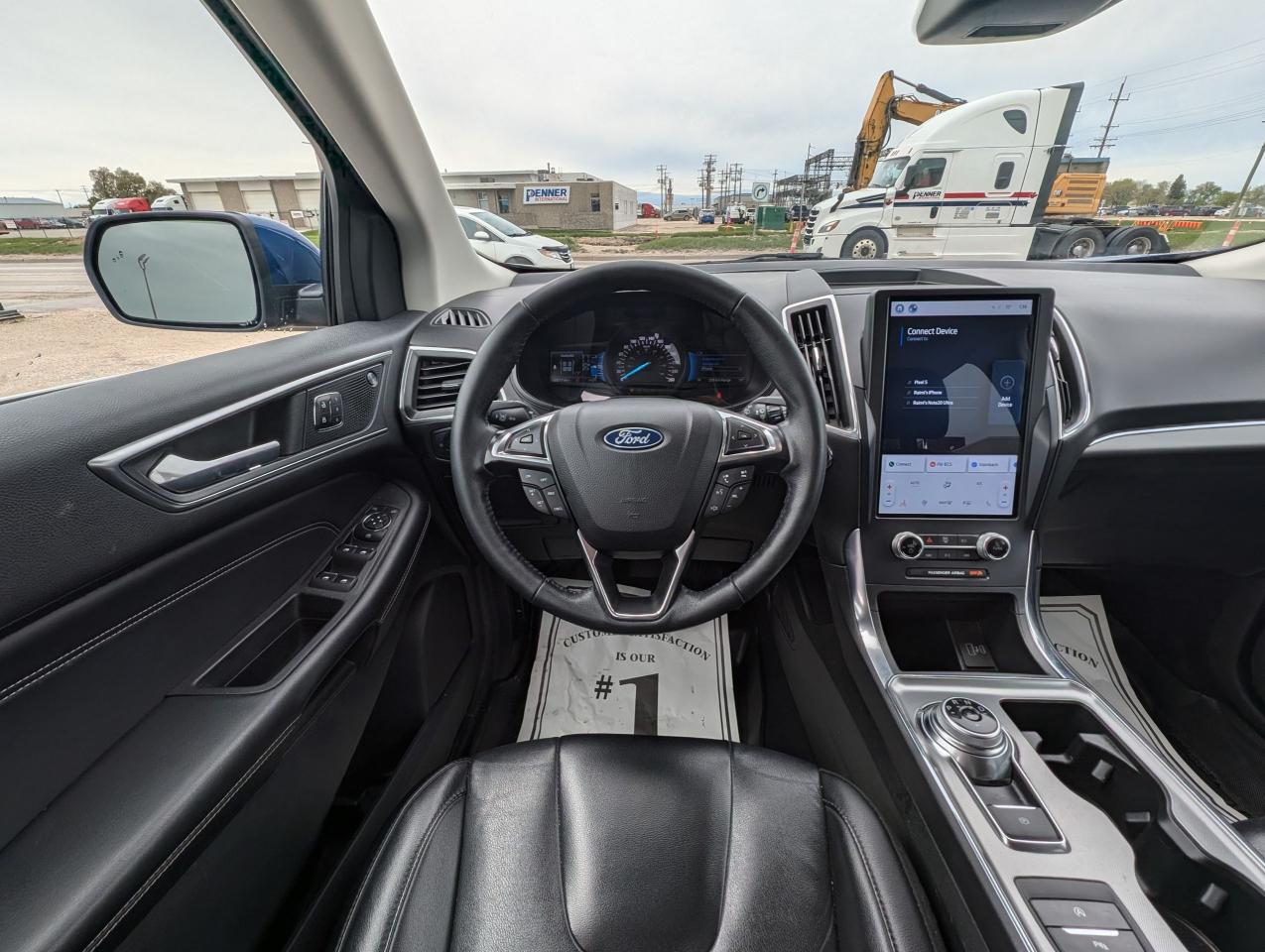 2022 Ford Edge Titanium | No Accident | CarPlay | Htd Seats - Photo #9