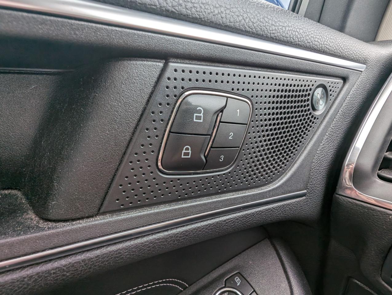 2022 Ford Edge Titanium | No Accident | CarPlay | Htd Seats - Photo #13