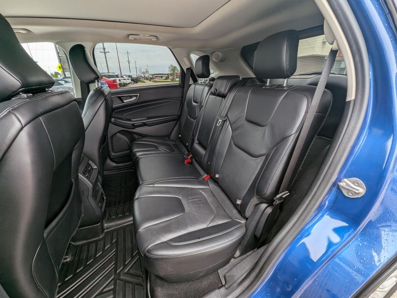 2022 Ford Edge Titanium | No Accident | CarPlay | Htd Seats - Photo #14
