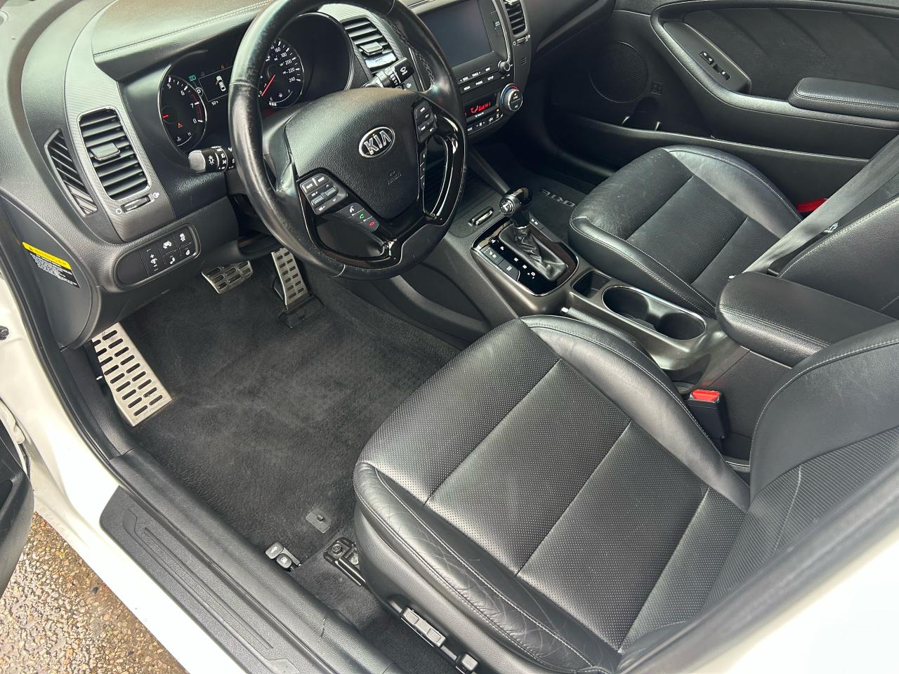 2017 Kia Forte SX LUXURY - Photo #11