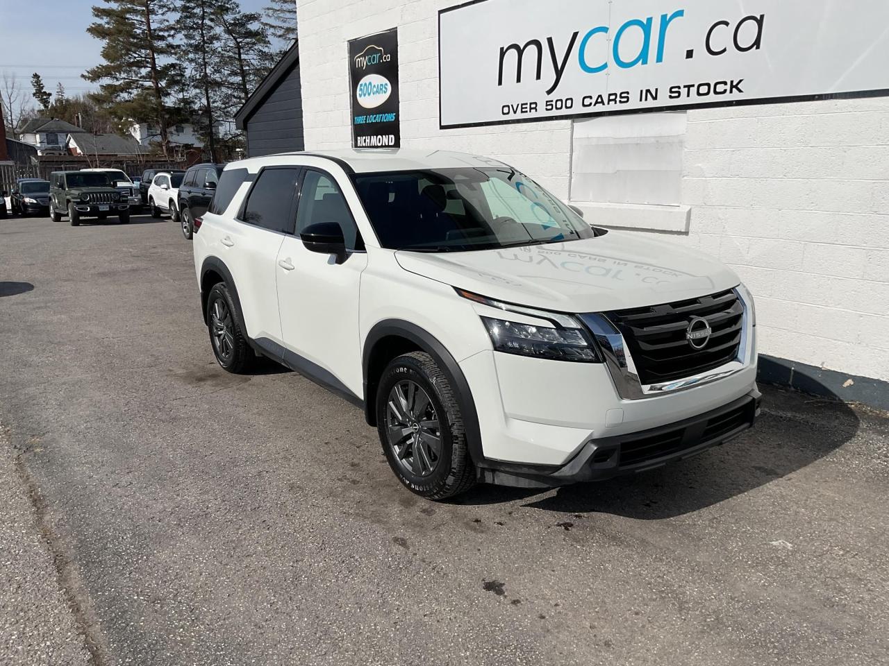 Used 2023 Nissan Pathfinder 8 PASSENGER!!!  HEATED SEATS. BACKUP CAM. BLUETOOTH. A/C. CRUISE. PWR GROUP. PERFECT FOR THE WHOLE F for sale in Kingston, ON