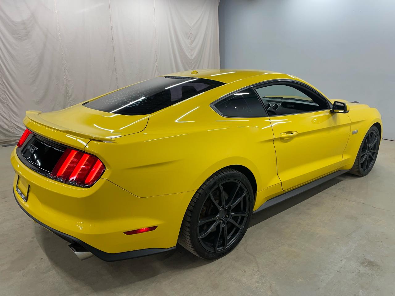 2015 Ford Mustang GT Premium Photo7