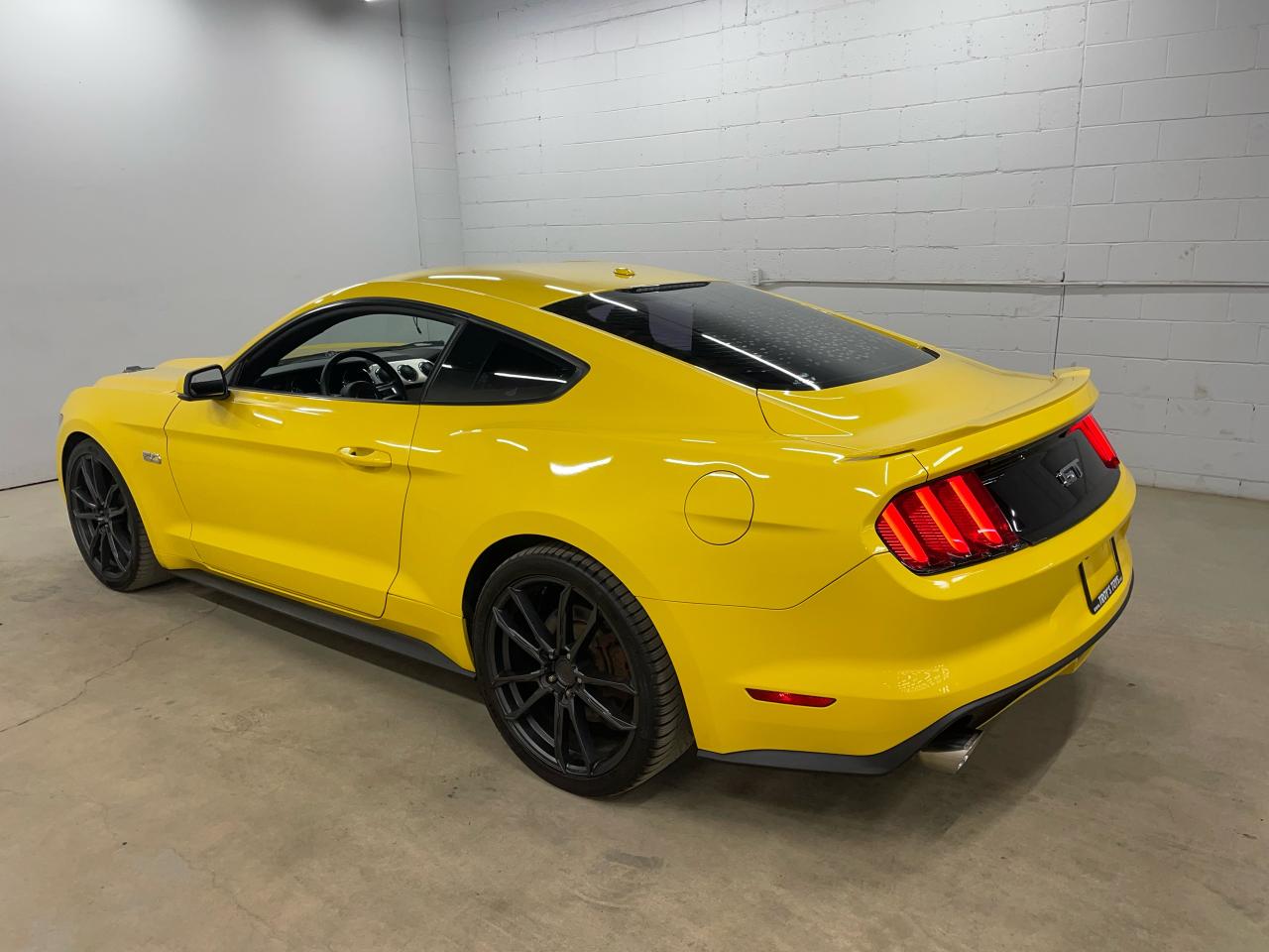 2015 Ford Mustang GT Premium Photo4