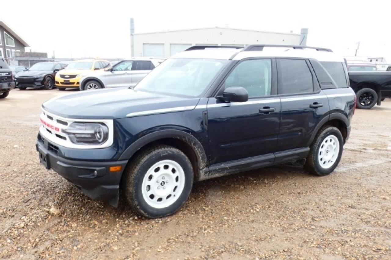 2023 Ford Bronco Sport Heritage 4x4 w/Htd cloth, S/R, NAV, BUC - Photo #2